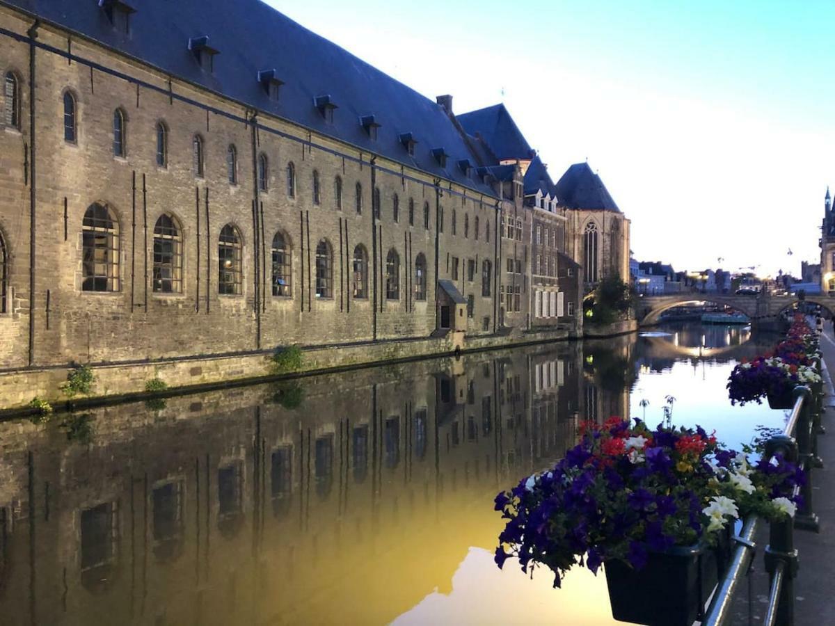 Medieval Center At River De Leie Appartement *